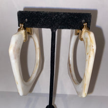 Load image into Gallery viewer, Beige marble hoops
