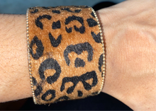 Load image into Gallery viewer, Animal print magnetic closure bracelet
